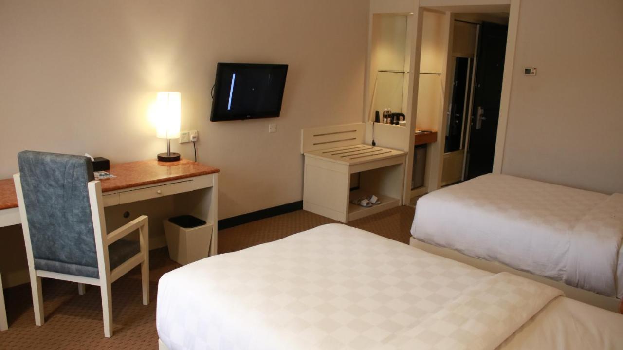 Beverly Hotel Batam Nagoya Exteriör bild