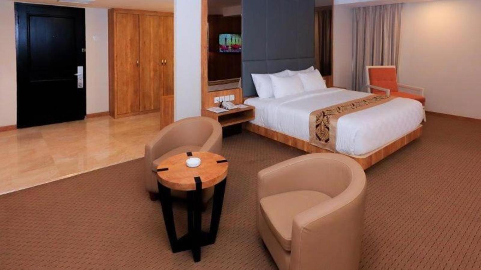 Beverly Hotel Batam Nagoya Exteriör bild