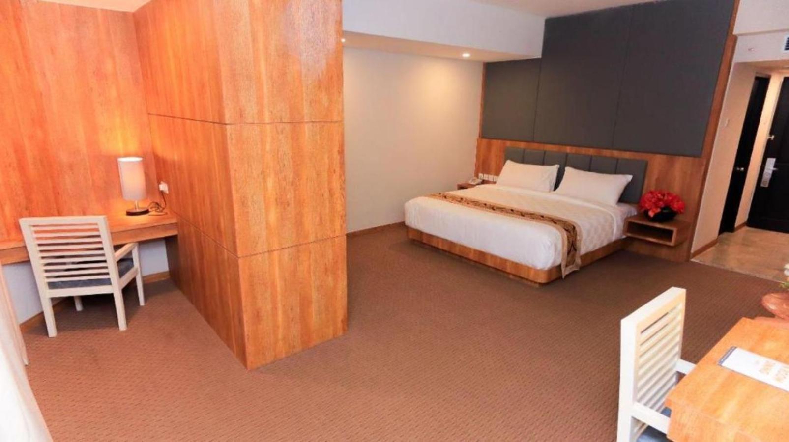 Beverly Hotel Batam Nagoya Exteriör bild