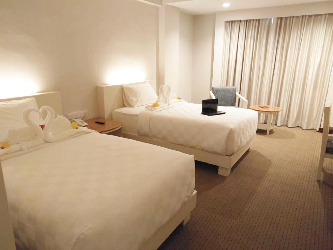 Beverly Hotel Batam Nagoya Exteriör bild