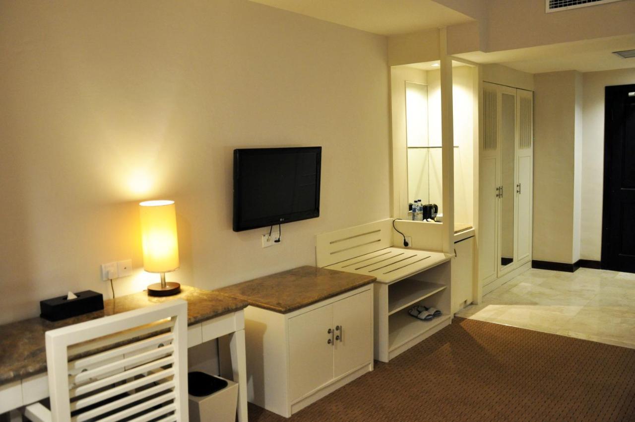 Beverly Hotel Batam Nagoya Exteriör bild