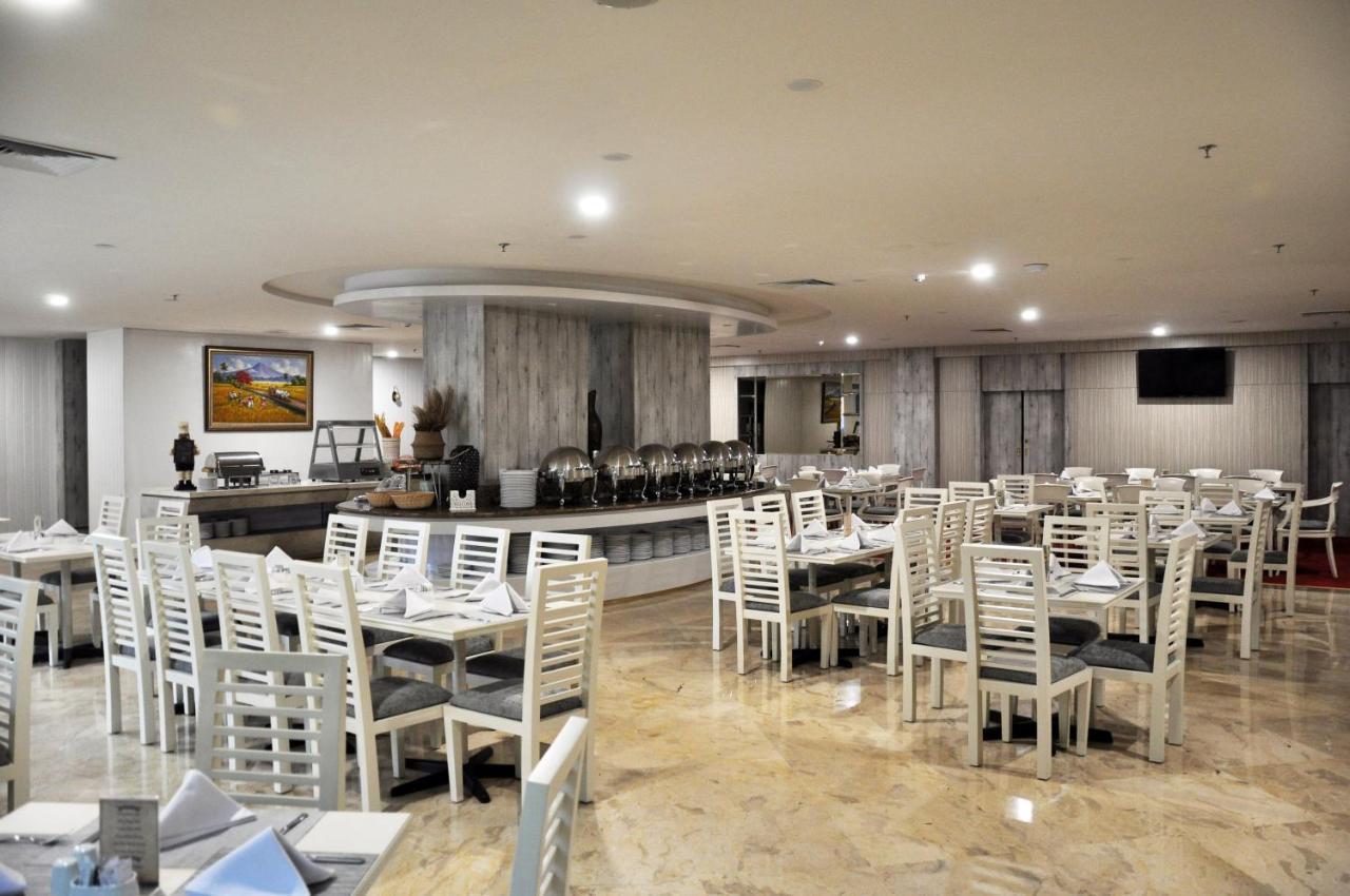 Beverly Hotel Batam Nagoya Exteriör bild