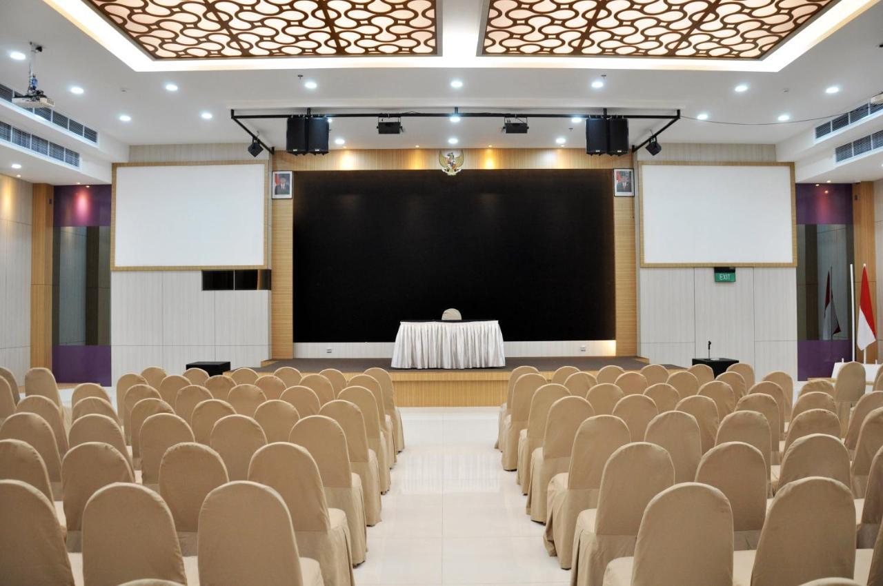 Beverly Hotel Batam Nagoya Exteriör bild