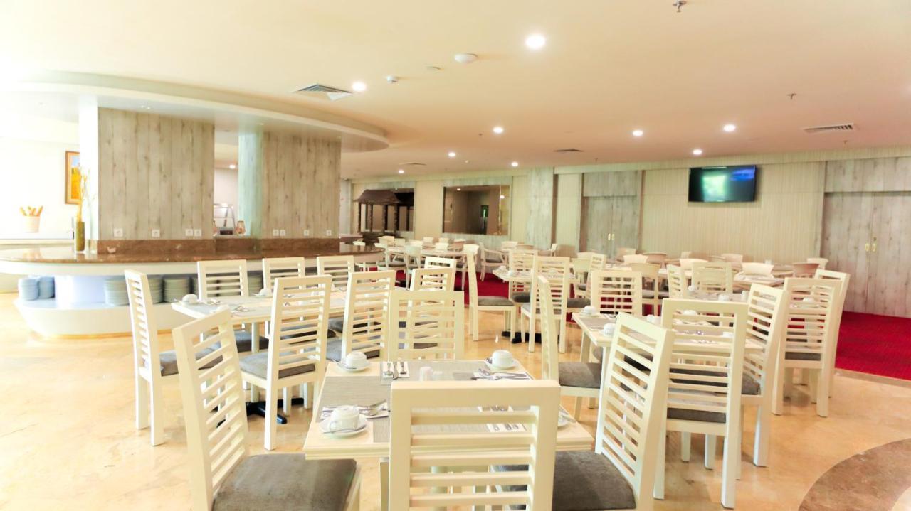 Beverly Hotel Batam Nagoya Exteriör bild