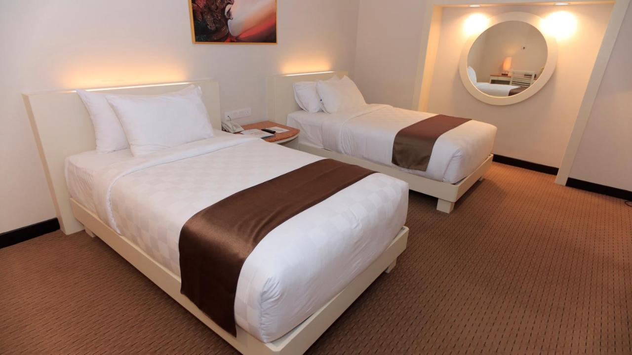 Beverly Hotel Batam Nagoya Exteriör bild